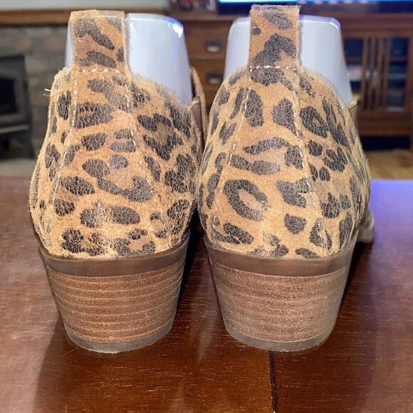 LUCKY BRAND Fallo Womens Suede Slip On Ankle Boots In Cheetah size 8 - Picture 6 of 15